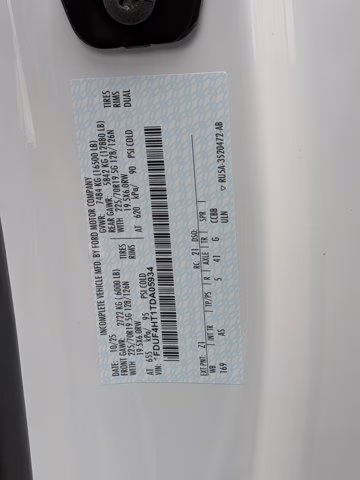 2026 Oxford White Ford Super Duty F-450 DRW XL 4X4 Truck