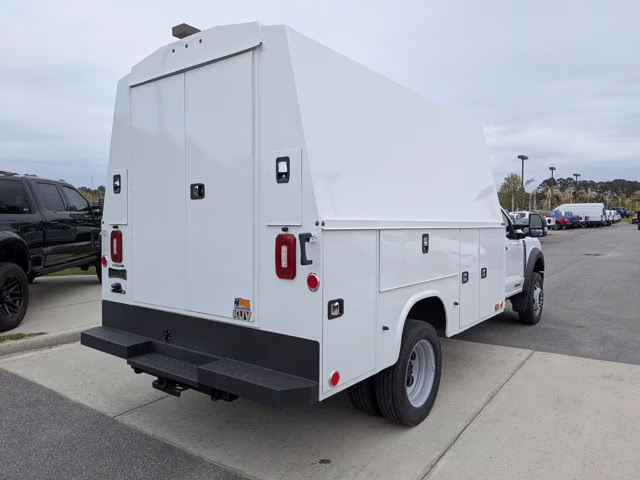 2026 Oxford White Ford Super Duty F-450 DRW XL 4X4 Truck