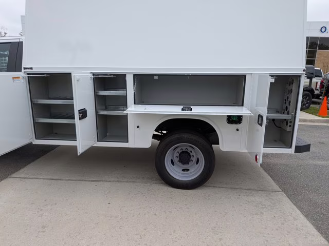 2026 Oxford White Ford Super Duty F-450 DRW XL 4X4 Truck