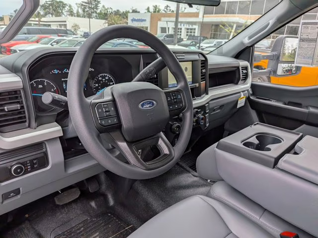 2026 Oxford White Ford Super Duty F-450 DRW XL 4X4 Truck