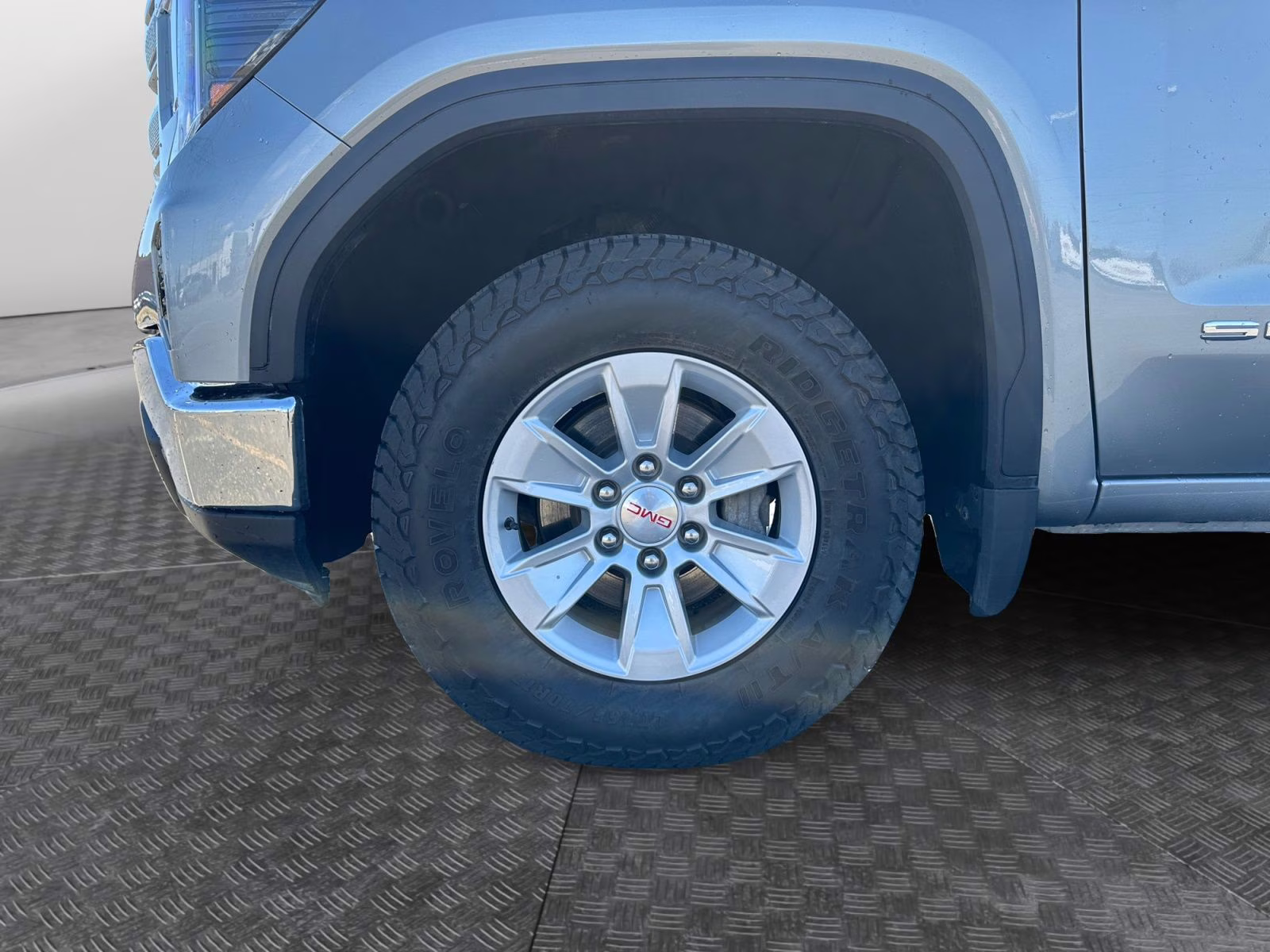 2024 Sterling Metallic GMC Sierra 1500 SLE 4X4 Truck