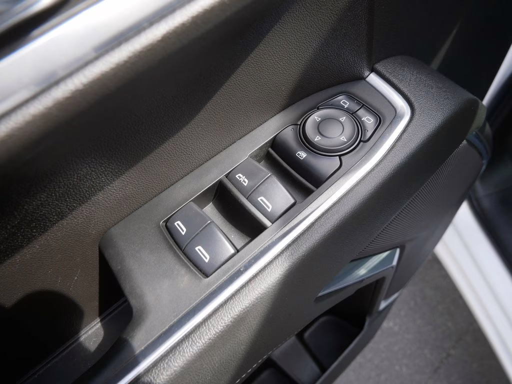 2024 Summit White GMC Sierra 1500 SLE 4X4 Truck