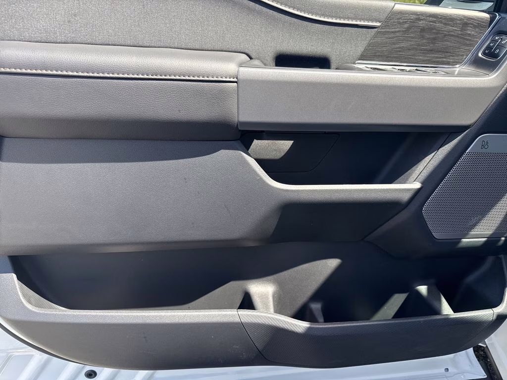 2026 White Ford F-150 Lariat 4X4 Truck