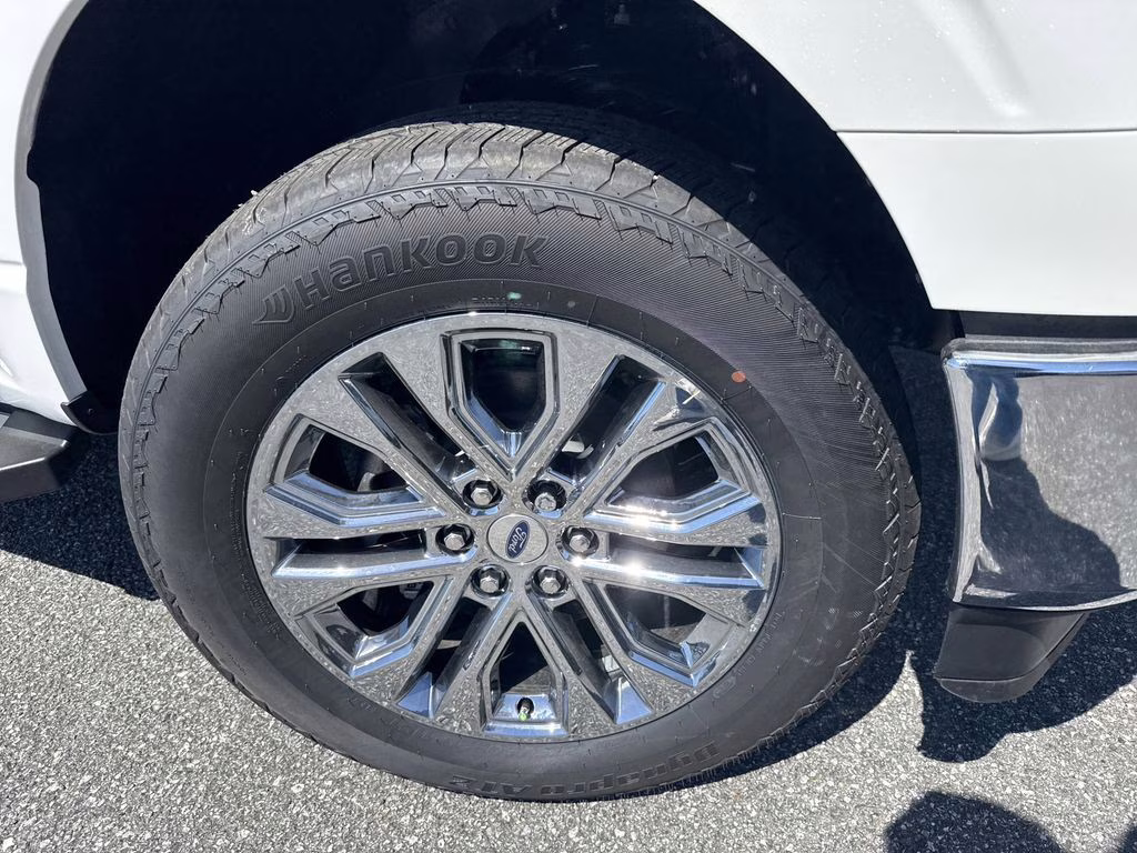 2026 White Ford F-150 Lariat 4X4 Truck