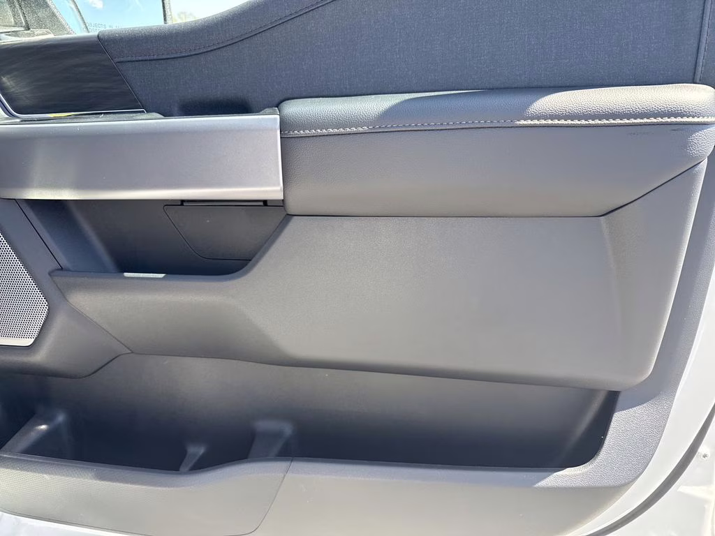 2026 White Ford F-150 Lariat 4X4 Truck