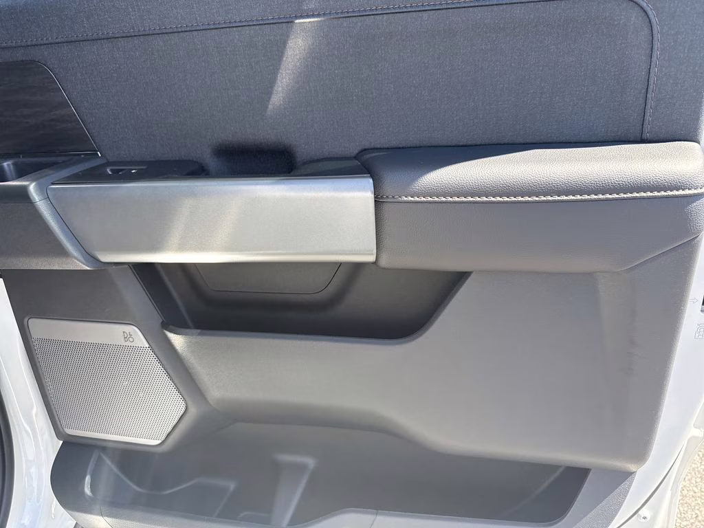 2026 White Ford F-150 Lariat 4X4 Truck