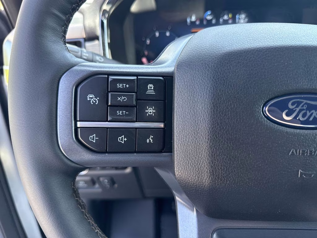 2026 White Ford F-150 Lariat 4X4 Truck