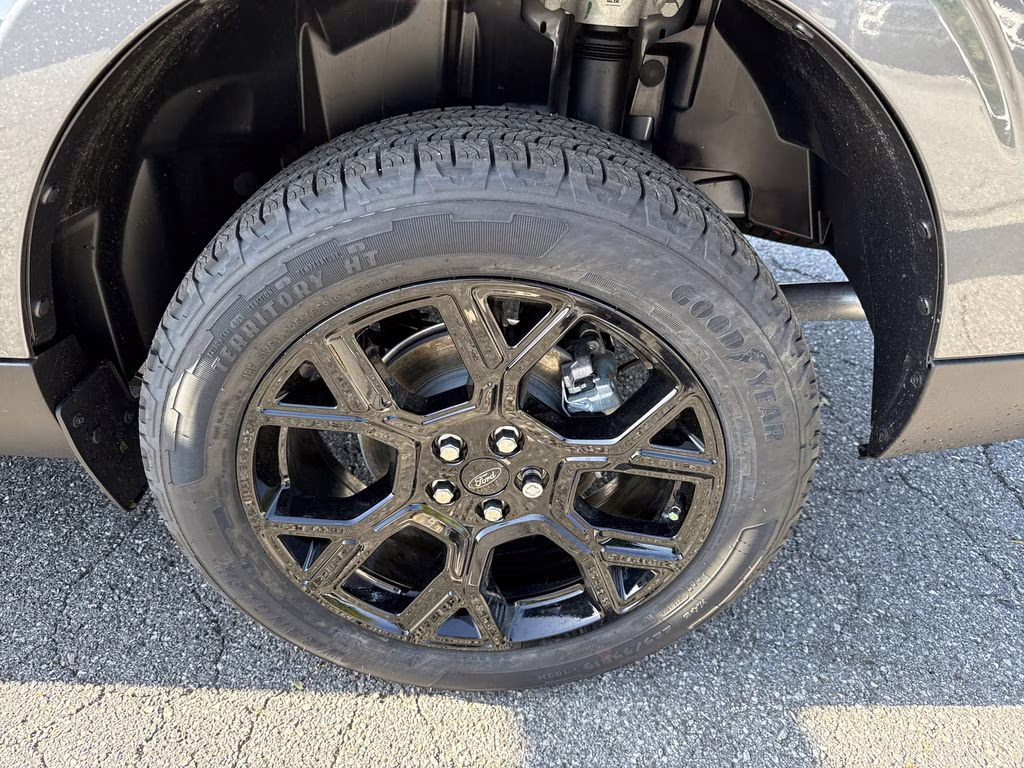 2026 Carbonized Gray Metallic Ford Maverick Lariat AWD Truck