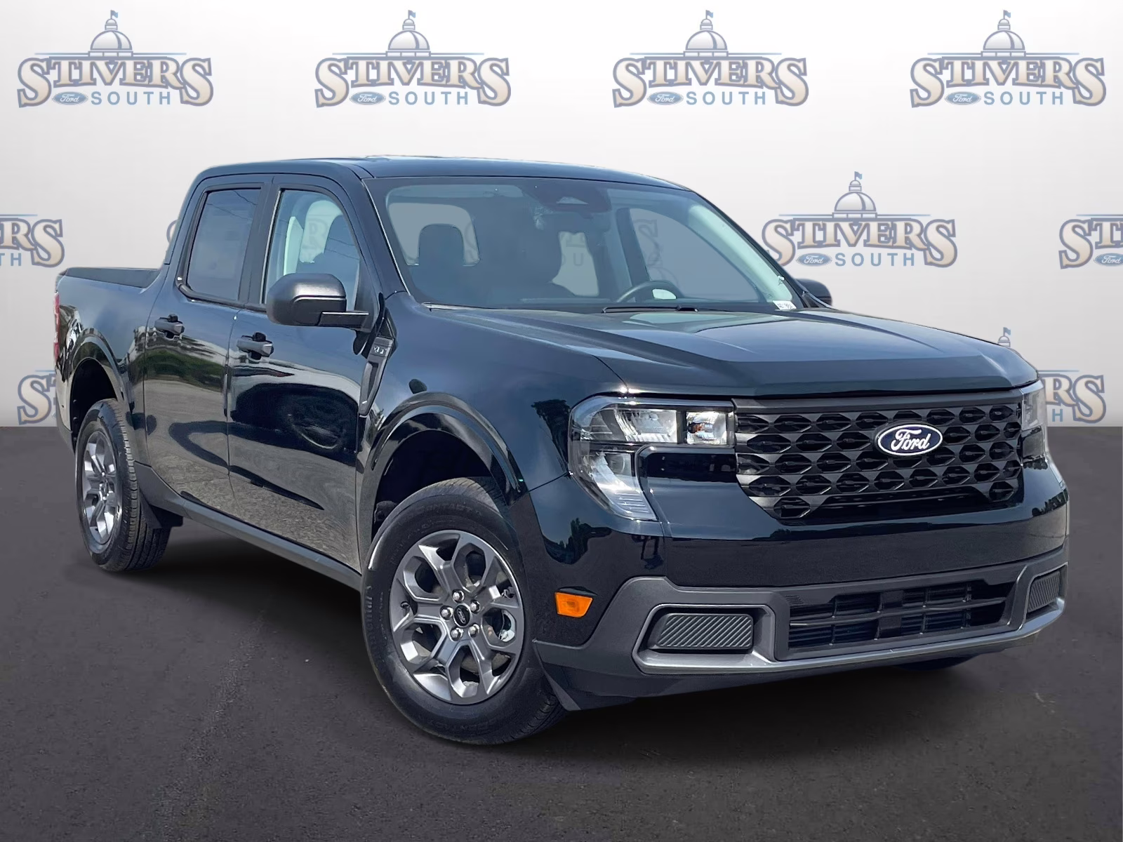 2025 Shadow Black Ford Maverick XLT AWD Truck