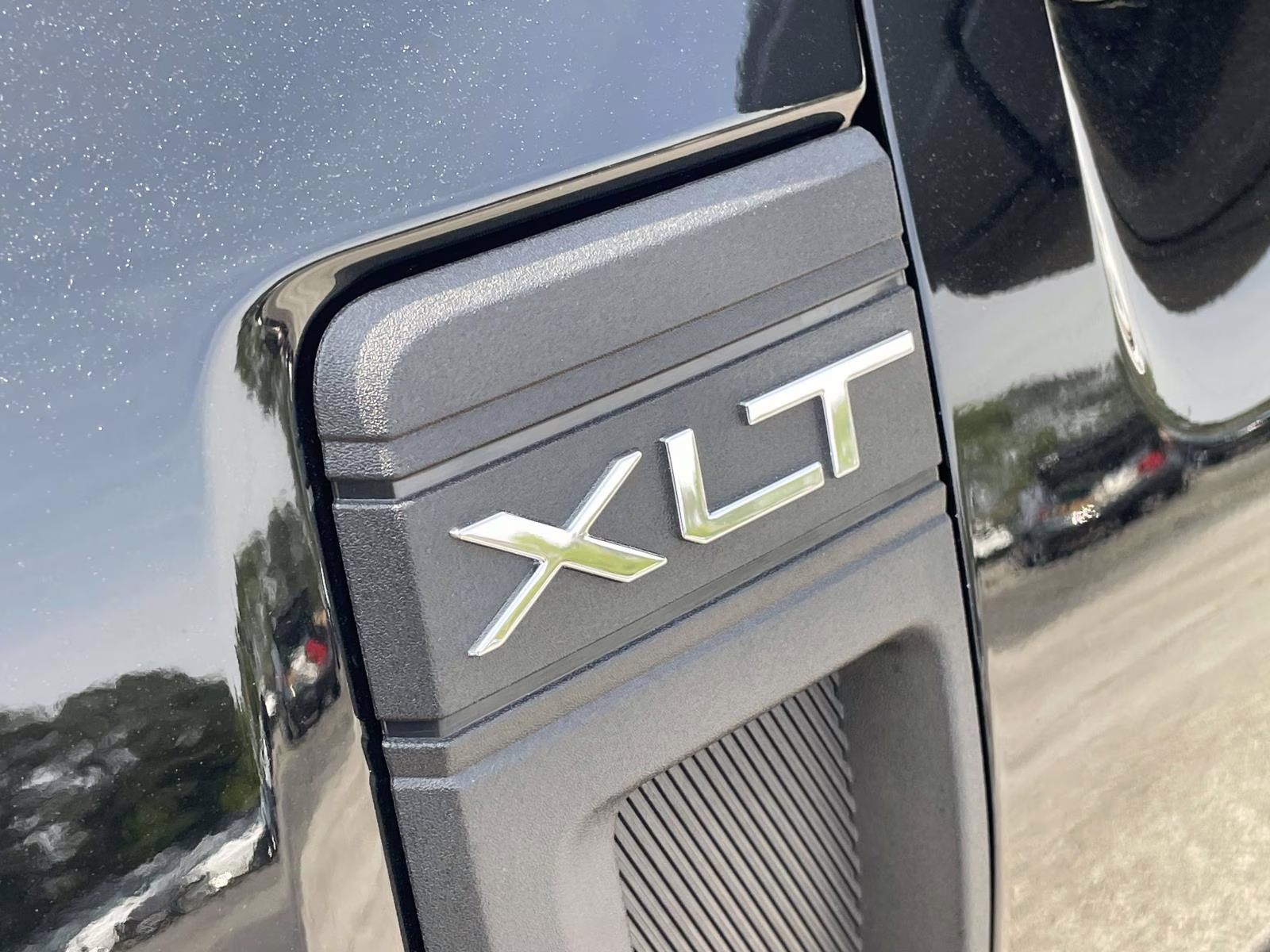 2025 Shadow Black Ford Maverick XLT AWD Truck