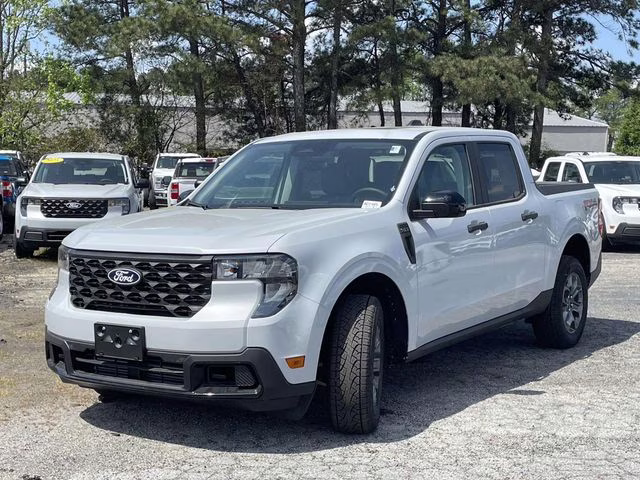 2025 White Metallic Ford Maverick XLT AWD Truck
