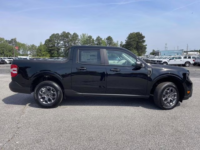 2025 Shadow Black Ford Maverick XLT AWD Truck