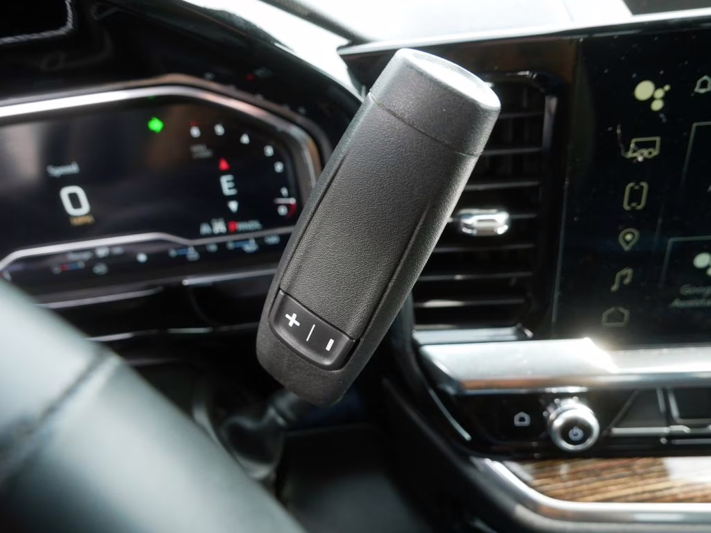 2024 Summit White GMC Sierra 1500 SLE 4X4 Truck