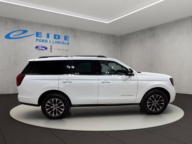 2025 Star White Metallic Tri-Coat Ford Expedition Platinum 4X4 SUV