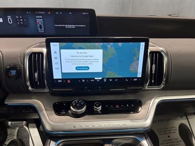 2025 Star White Metallic Tri-Coat Ford Expedition Platinum 4X4 SUV