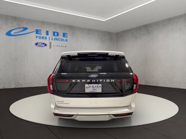 2025 Star White Metallic Tri-Coat Ford Expedition Platinum 4X4 SUV