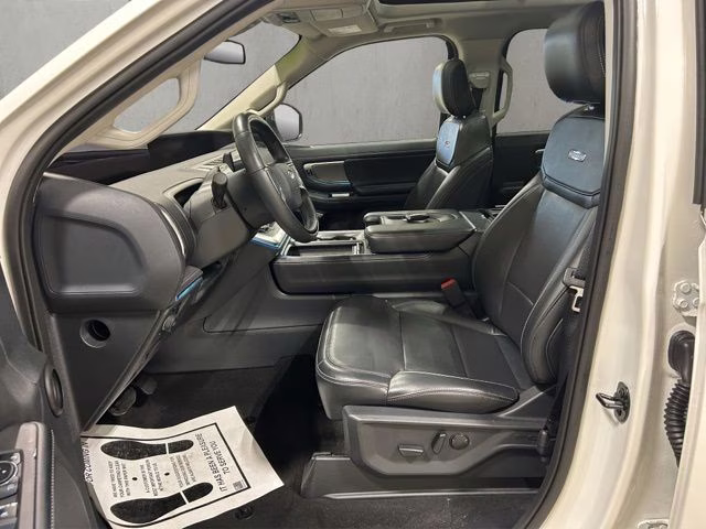 2025 Star White Metallic Tri-Coat Ford Expedition Platinum 4X4 SUV