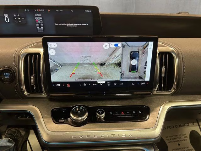 2025 Star White Metallic Tri-Coat Ford Expedition Platinum 4X4 SUV