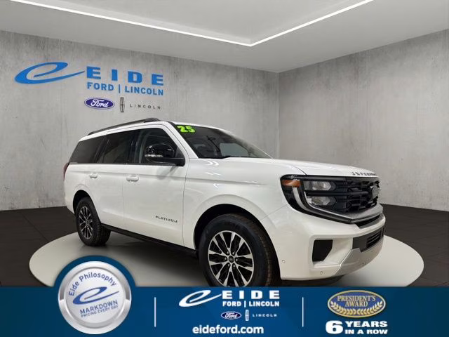 2025 Star White Metallic Tri-Coat Ford Expedition Platinum 4X4 SUV