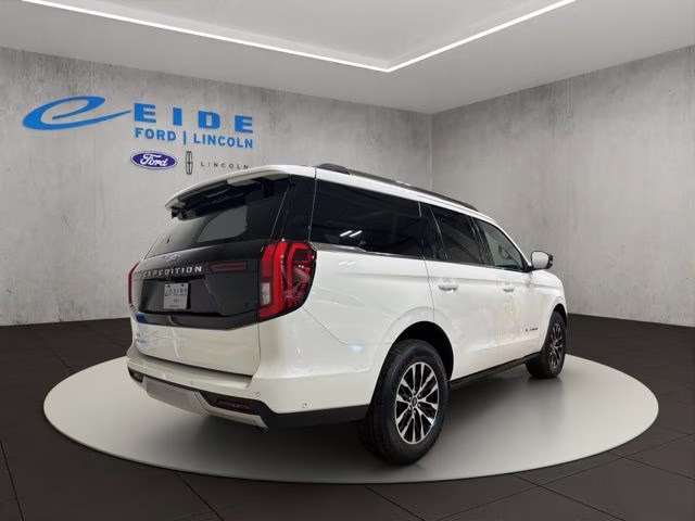2025 Star White Metallic Tri-Coat Ford Expedition Platinum 4X4 SUV