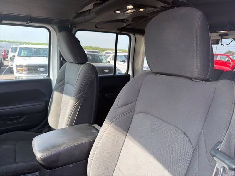 2021 Bright White Clearcoat Jeep Wrangler Unlimited Willys 4X4 SUV