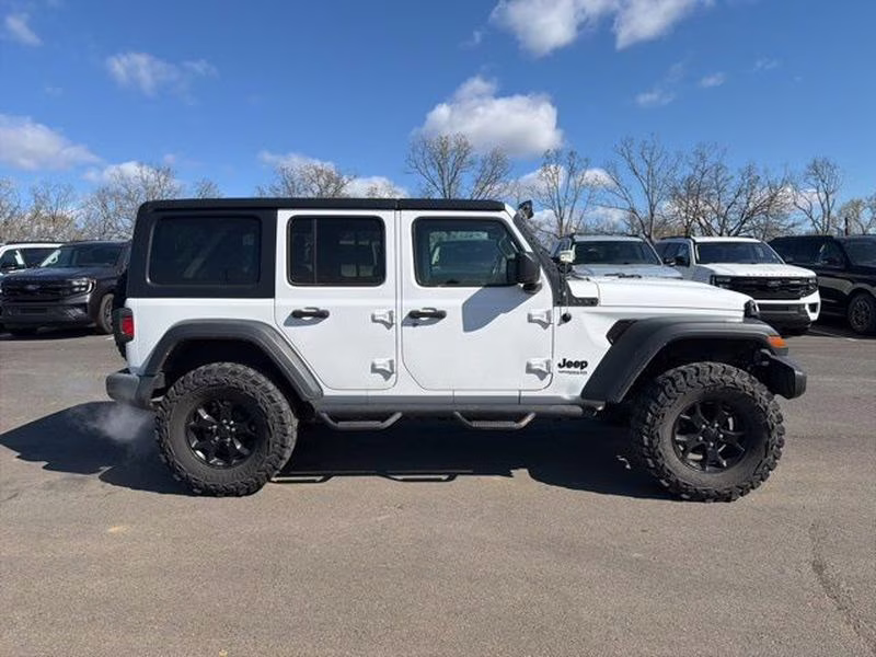 2021 Bright White Clearcoat Jeep Wrangler Unlimited Willys 4X4 SUV