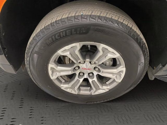 2023 Onyx Black GMC Yukon SLE 4X4 SUV