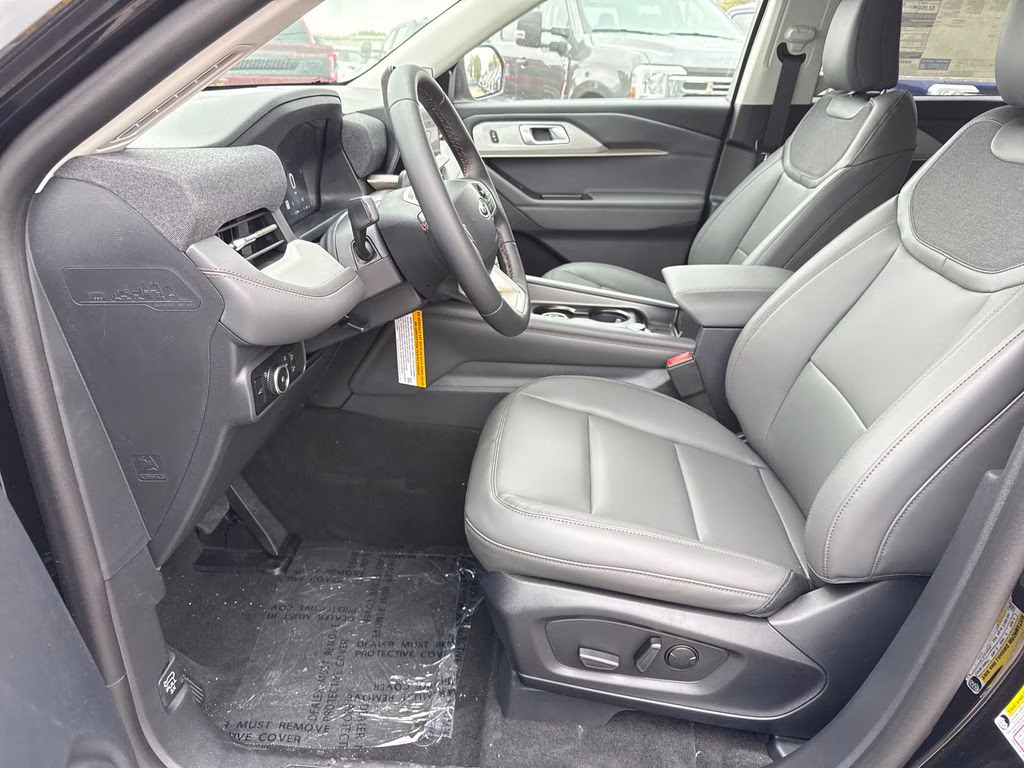 2026 Agate Black Metallic Ford Explorer Active RWD SUV