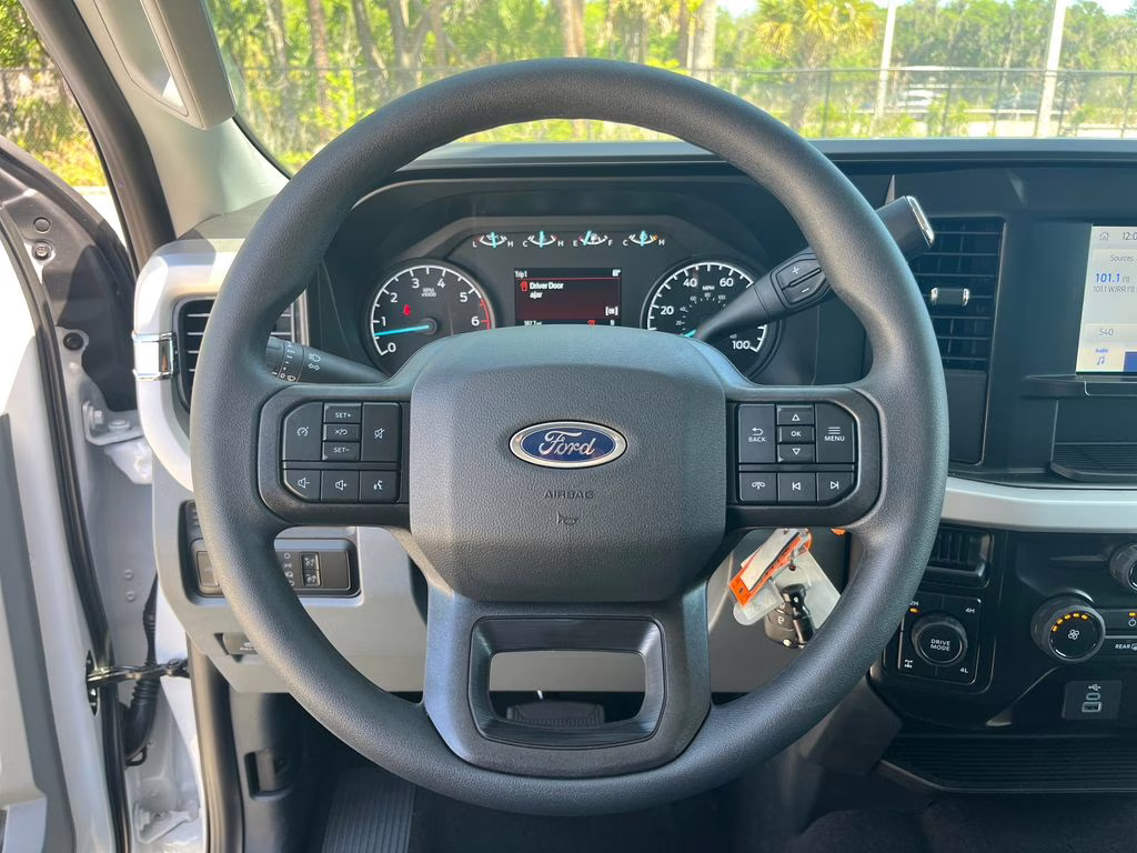 2026 Oxford White Ford Super Duty F-250 SRW XL 4X4 Truck
