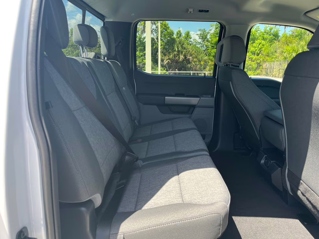 2026 Oxford White Ford Super Duty F-250 SRW XL 4X4 Truck