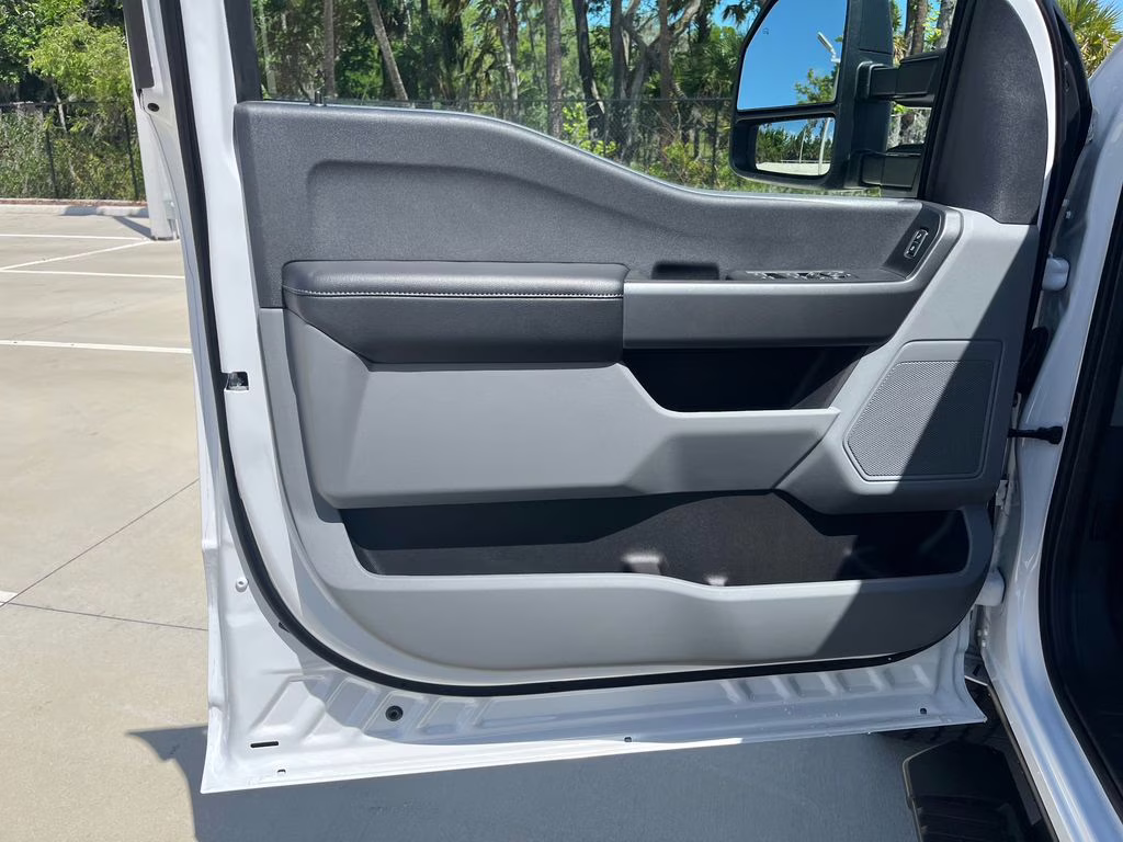 2026 Oxford White Ford Super Duty F-250 SRW XL 4X4 Truck