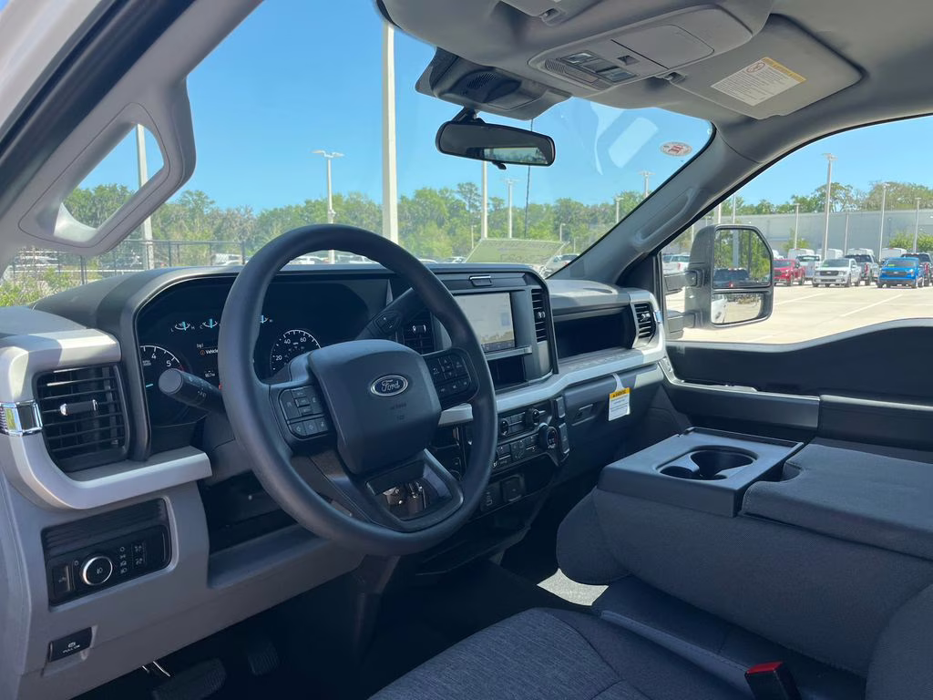 2026 Oxford White Ford Super Duty F-250 SRW XL 4X4 Truck