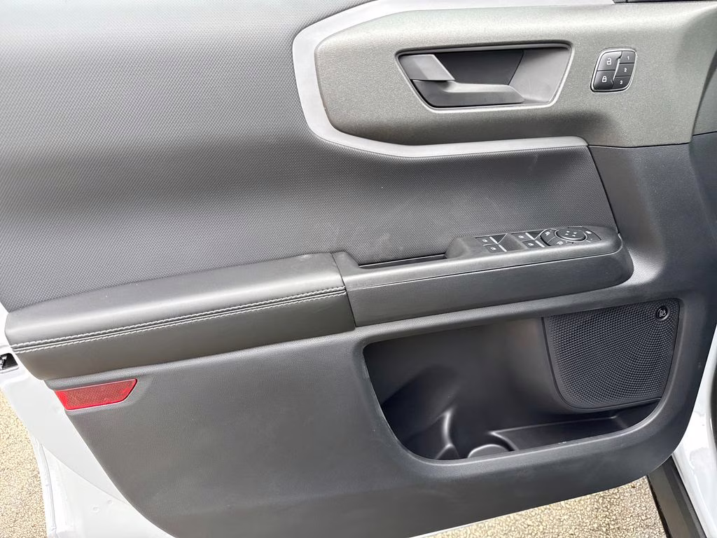 2026 Space White Metallic Ford Bronco Sport Outer Banks 4X4 SUV