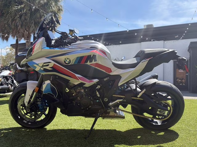 2026 LIGHT WHITE / M MOTORSPORT BMW M 1000 XR LIGHT WHITE/ M MOTORSPORT