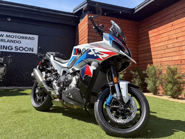2026 LIGHT WHITE / M MOTORSPORT BMW M 1000 XR LIGHT WHITE/ M MOTORSPORT