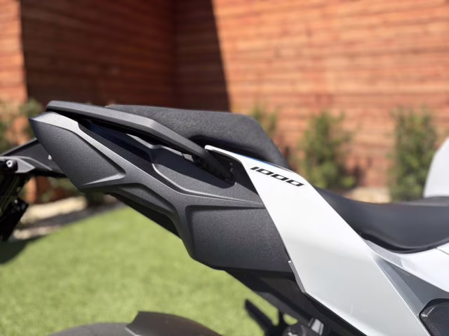 2026 LIGHT WHITE / M MOTORSPORT BMW M 1000 XR LIGHT WHITE/ M MOTORSPORT