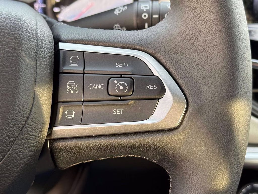 2025 Hydro Blue Pearlcoat Jeep Compass Limited 4X4 SUV