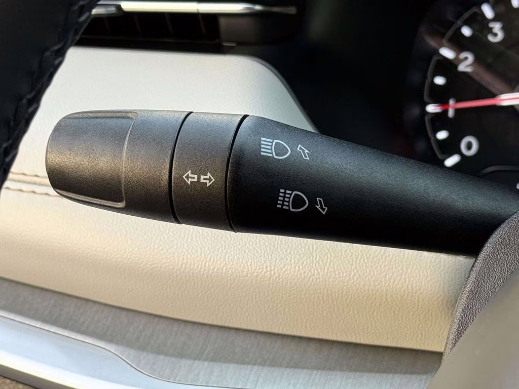 2025 Hydro Blue Pearlcoat Jeep Compass Limited 4X4 SUV