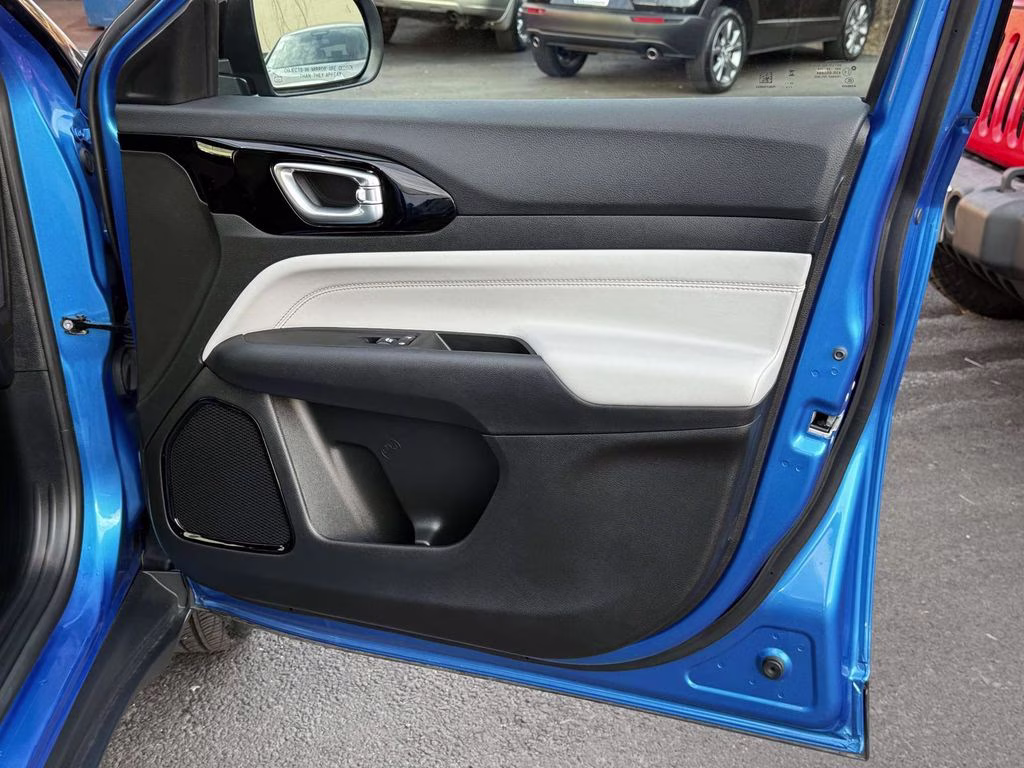 2025 Hydro Blue Pearlcoat Jeep Compass Limited 4X4 SUV