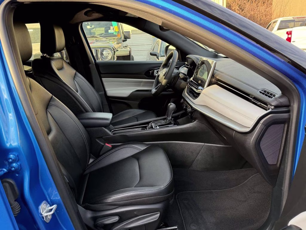 2025 Hydro Blue Pearlcoat Jeep Compass Limited 4X4 SUV