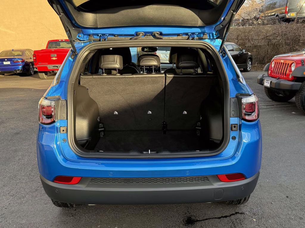 2025 Hydro Blue Pearlcoat Jeep Compass Limited 4X4 SUV