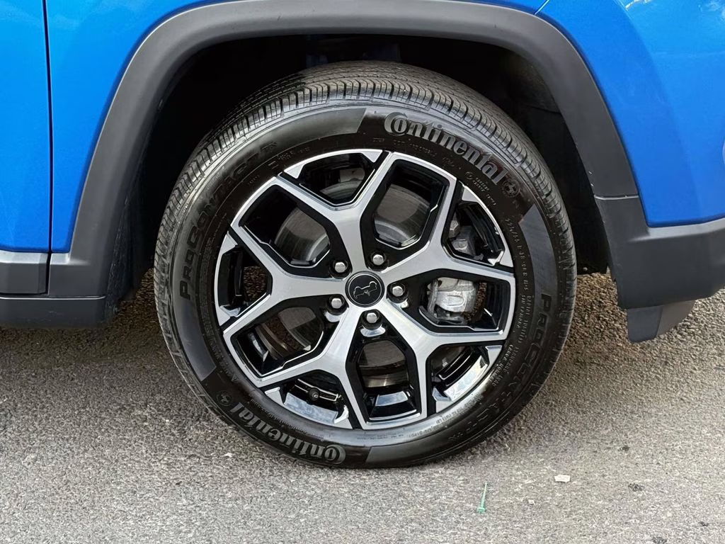 2025 Hydro Blue Pearlcoat Jeep Compass Limited 4X4 SUV