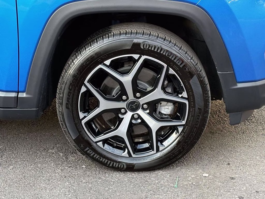 2025 Hydro Blue Pearlcoat Jeep Compass Limited 4X4 SUV