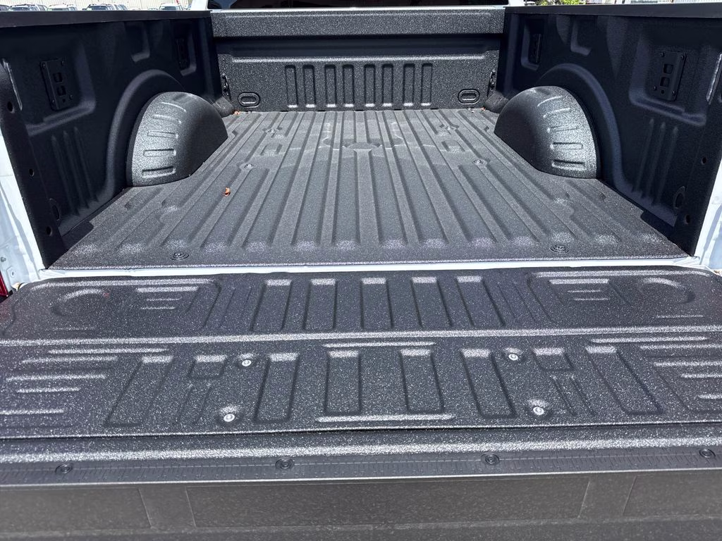 2026 Oxford White Ford Super Duty F-250 SRW Lariat 4X4 Truck