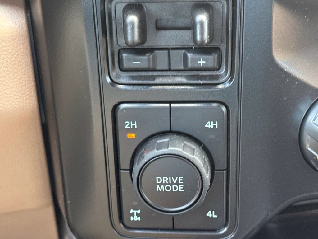 2026 Oxford White Ford Super Duty F-250 SRW Lariat 4X4 Truck