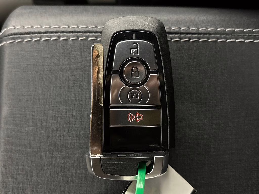 2026 Oxford White Ford Bronco Outer Banks 4X4 SUV