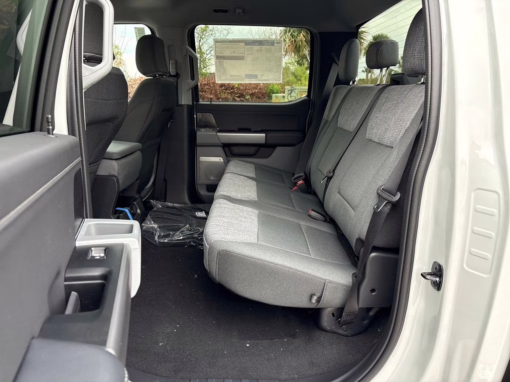 2026 Avalanche Ford Super Duty F-250 SRW XLT 4X4 Truck