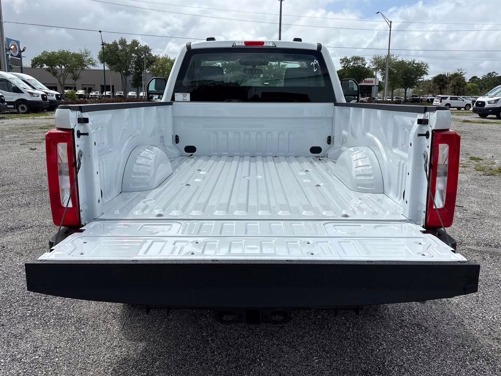 2026 Oxford White Ford Super Duty F-250 SRW XL 4X4 Truck