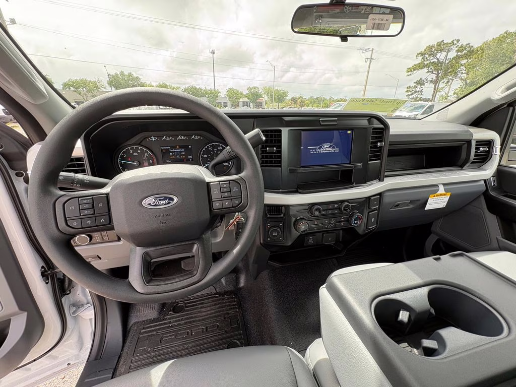 2026 Oxford White Ford Super Duty F-250 SRW XL 4X4 Truck