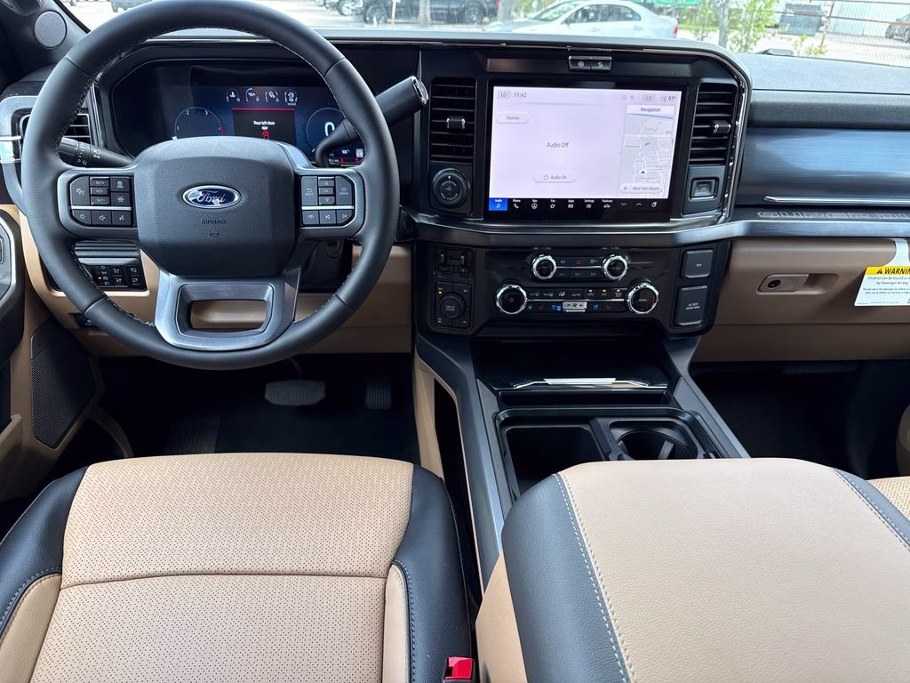 2026 Oxford White Ford Super Duty F-250 SRW Lariat 4X4 Truck